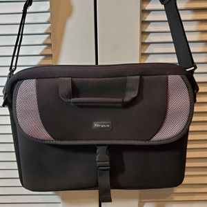 Tarsus Black Laptop/Ipad/Crossbody Messenger Bag